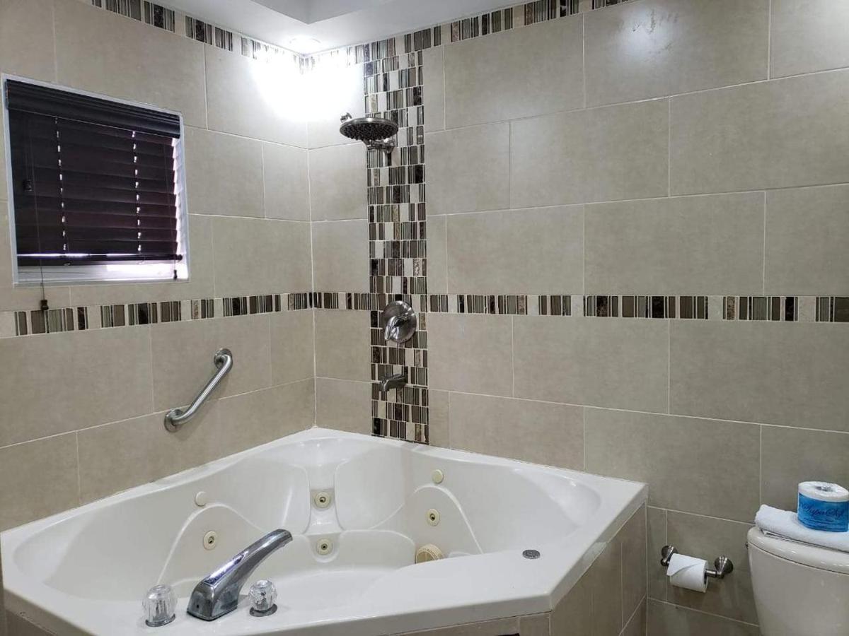 Christar Villas Hotel Кингстон Экстерьер фото