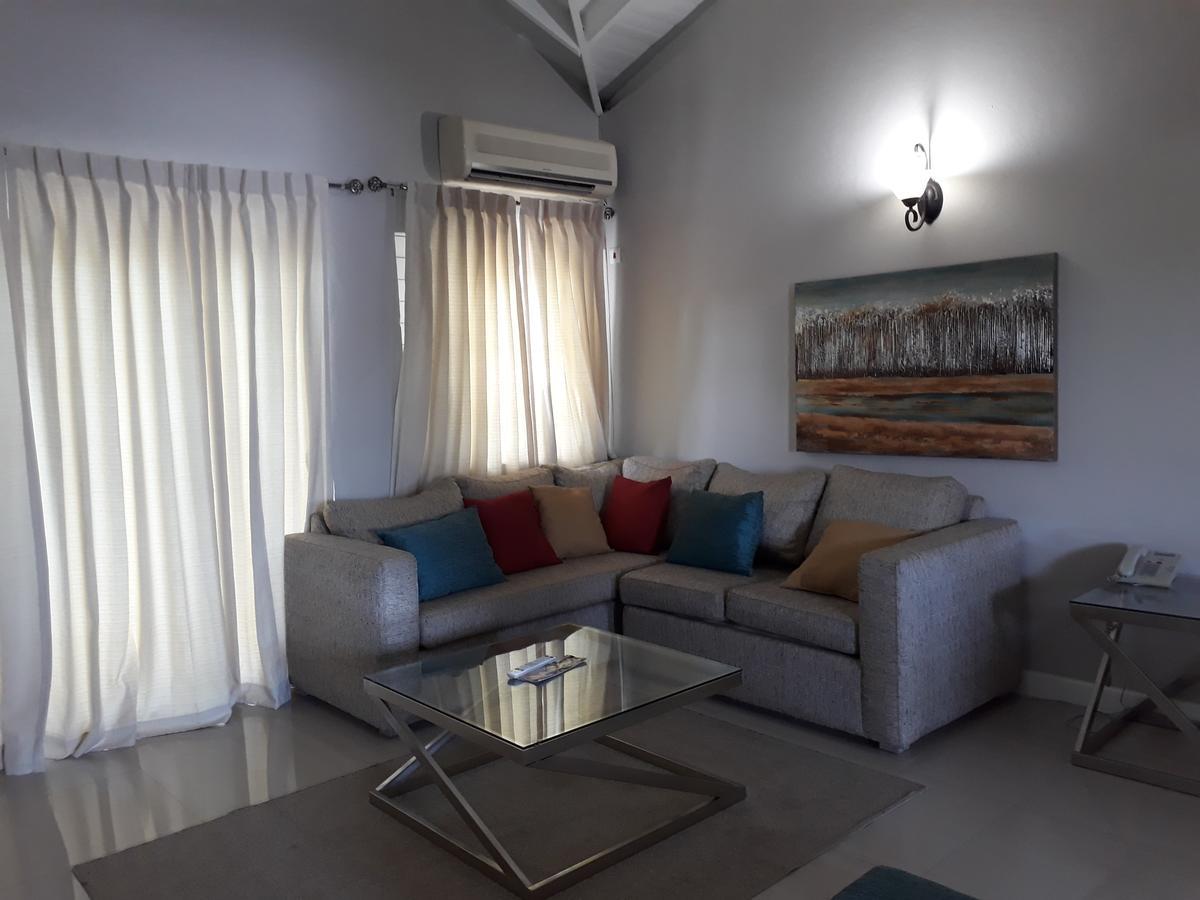 Christar Villas Hotel Кингстон Экстерьер фото