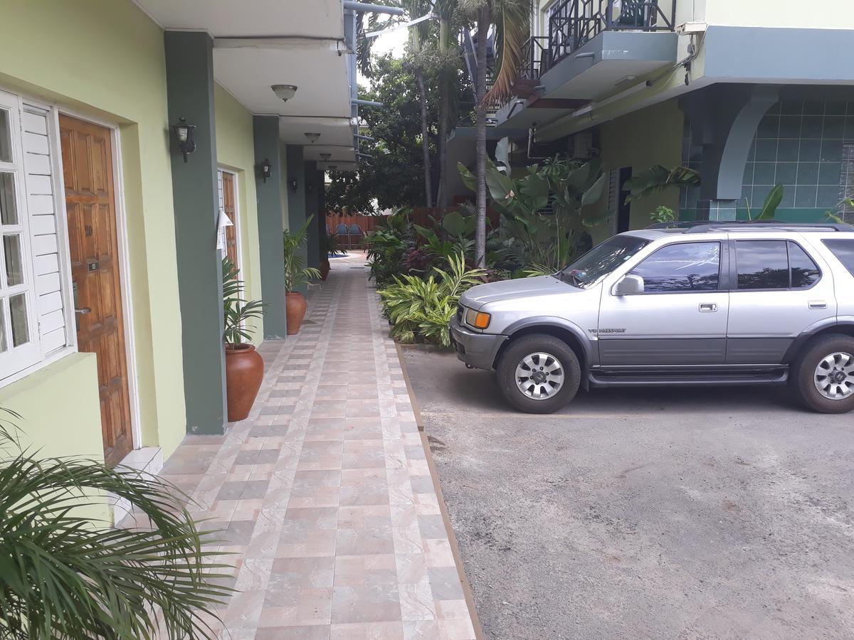Christar Villas Hotel Кингстон Экстерьер фото