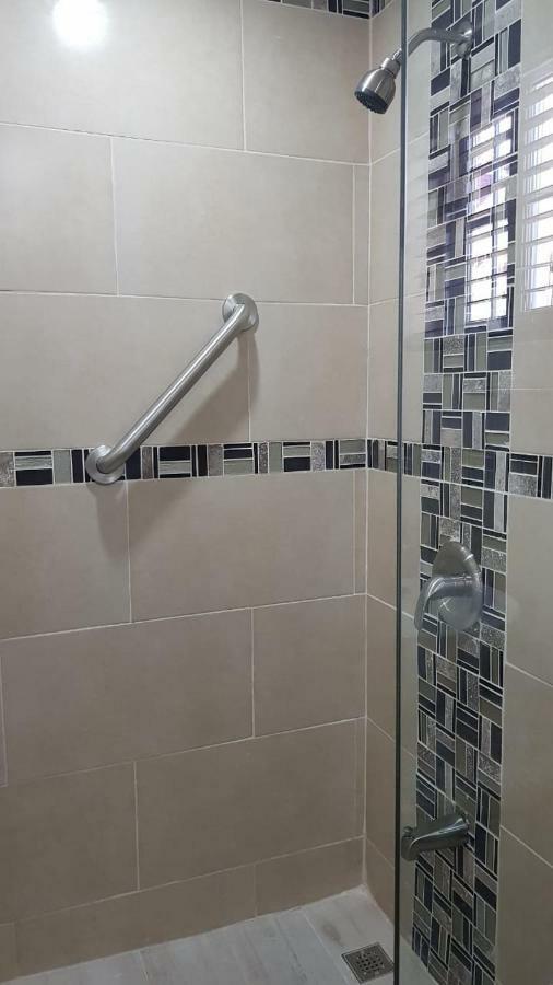 Christar Villas Hotel Кингстон Экстерьер фото