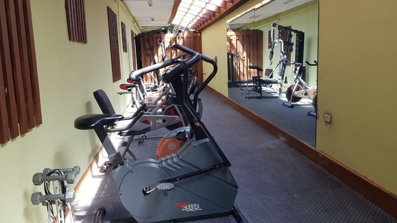 Christar Villas Hotel Кингстон Экстерьер фото