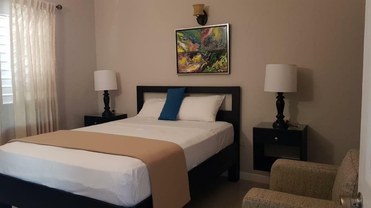 Christar Villas Hotel Кингстон Экстерьер фото