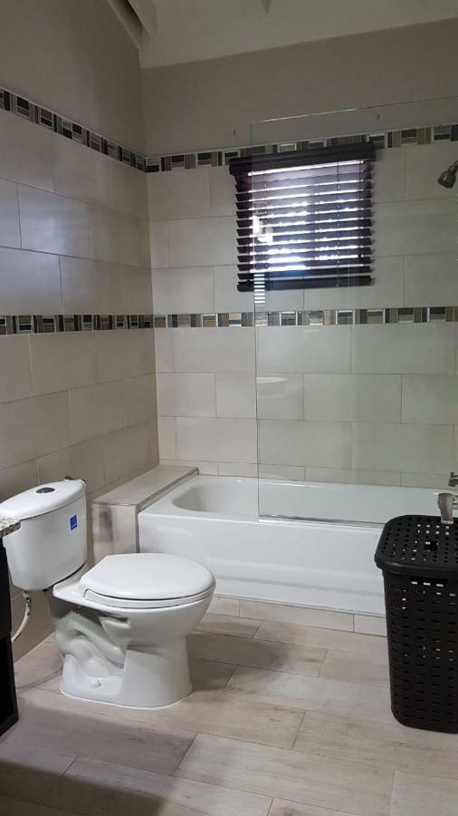 Christar Villas Hotel Кингстон Экстерьер фото