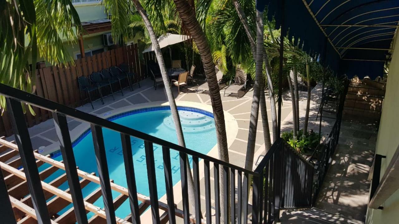 Christar Villas Hotel Кингстон Экстерьер фото
