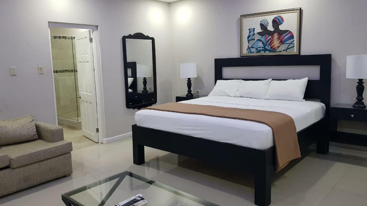Christar Villas Hotel Кингстон Экстерьер фото